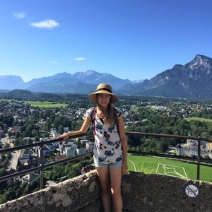 Meet your Posher, Amy